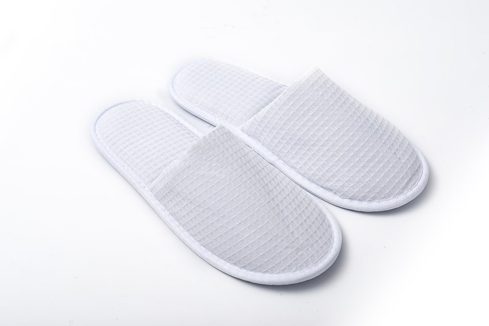 closed toe waffle slippers
